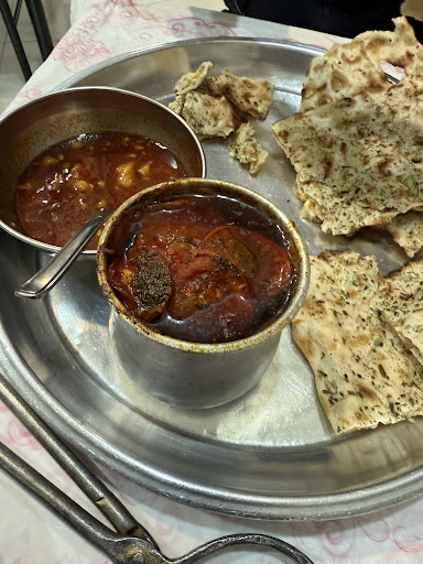 دیزی سرای سالاری