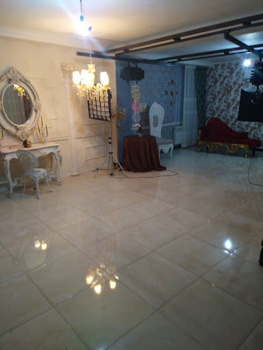 آتلیه عکاسی و تصویربرداری مانی