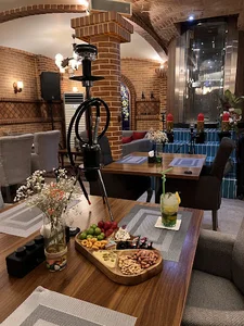 کافه رستوران عمارت ضیافه