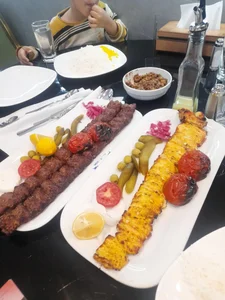 رستوران گلریز 2