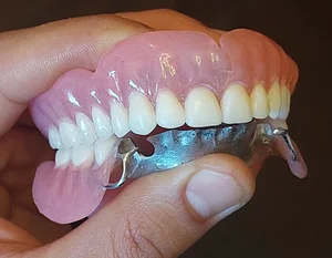لابراتوار دندانسازی گلد دنتال
