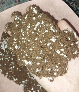 فروشگاه خاک و کود باغبانی(درمنزل)