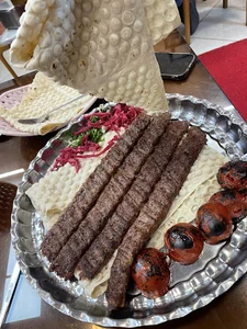 چلوکبابی اعتماد
