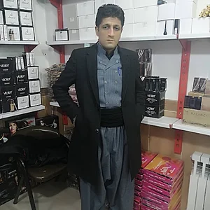 سقز مجتمع تجاری محمودی آرایشی و بهداشتی بابایی