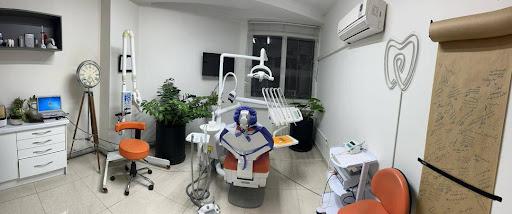 دندانپزشکی دکتر میلاد پناهگاهی