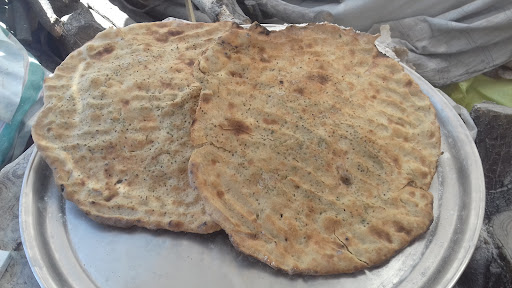 نان خانگی با چوب