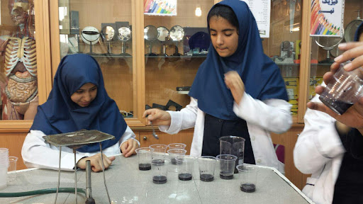 دبیرستان متوسطه اول آزاده