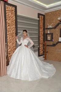 مزون لباس عروس آمال