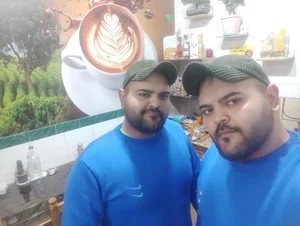 کافه لاکچری دوقلو ها 3