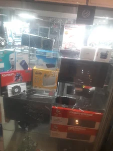 فروشگاه کامپیوتر و کافی نت نگین