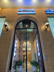 مطب پوست و مو و زیبایی دکتر ملیح سا شریعتی