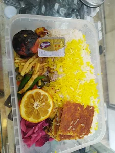رستوران لوکس طلایی