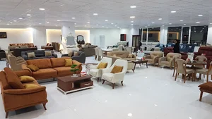 مجتمع پامچال، مبلمان، فرش، سرویس چوب