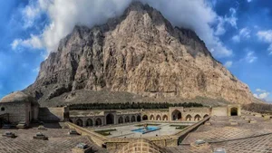 کوه بیستون