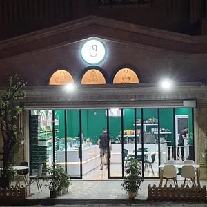 کافه قنادی لامور 3
