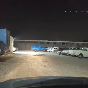پارکینگ عمومی بزرگی