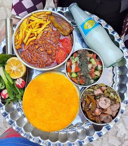 رستوران حاتم طایی