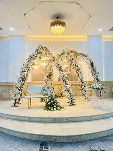 تالار پذیرایی قصر طلا