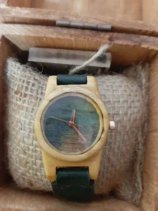 Handmade wooden watchساعت مچی دستساز ساچو