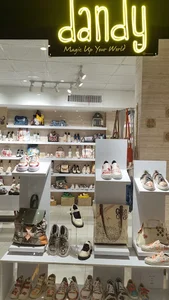 فروشگاه کیف کفش طرح دار در شهرکرد