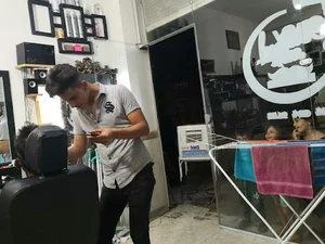 آرایشگاه بیوتی مستر