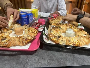 رستوران و بیرون بر سید جواد