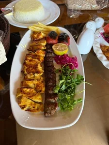 رستوران حاج عظیم 5
