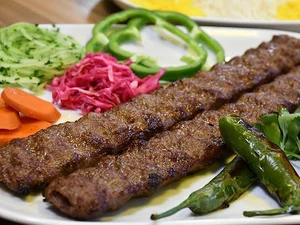 رستوران فانوس طلایی