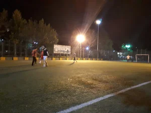 زمین فوتبال پارک پیروزی