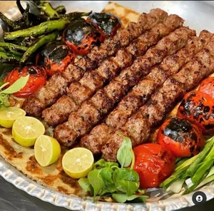 نان داغ کباب داغ زاگرس