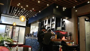 کافه بیسترو کیش
