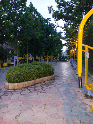 بوستان دکتر رهنمون