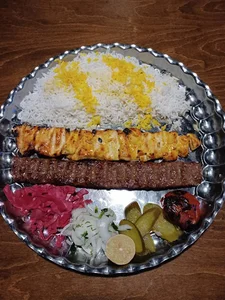 سرای سنتی خانواده