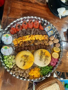 رستوران خورشید خانم لاهیجان