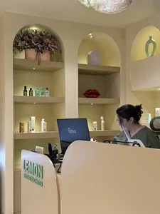 کلینیک زیبایی لمون