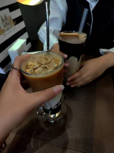 کافه رستوران سرخ پوست