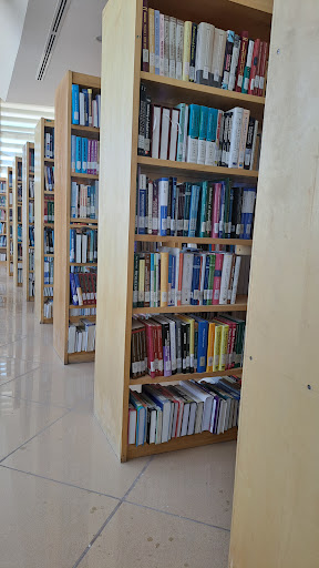کتابخانه مرکزی دانشگاه صنعتی تبریز