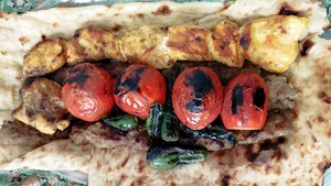کبابسرای میزبان