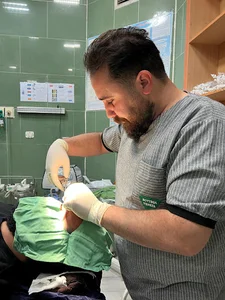 مطب دکتر حنیف