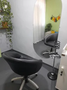 سالن کوتاهی زهرا بهرام‌پور