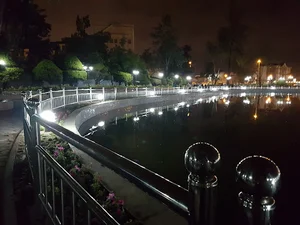 برکه مصنوعی پارک ملت