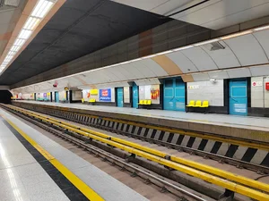 ایستگاه مترو پیروزی