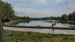 دریاچه ساحلی