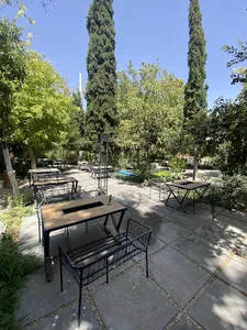 Ravi Cafe (کافه راوی)