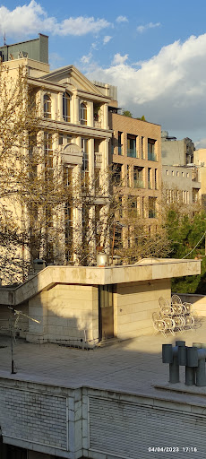 Gol-e-sang residential building by boozhgan