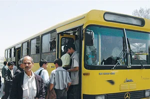 پارکینگ اتوبوس واحد