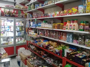 سوپر مارکت مومیوند