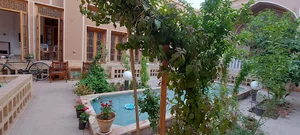 بومگردی خان و بانو