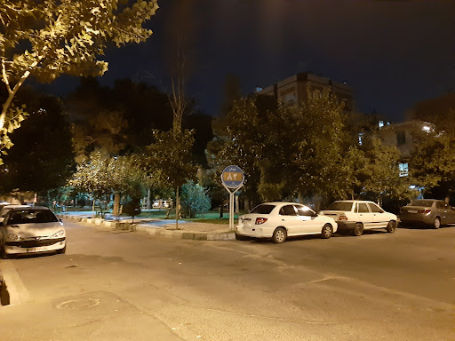 میدان ۸۲