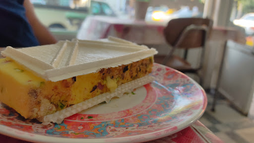 بستنی سازی سنتی صفا